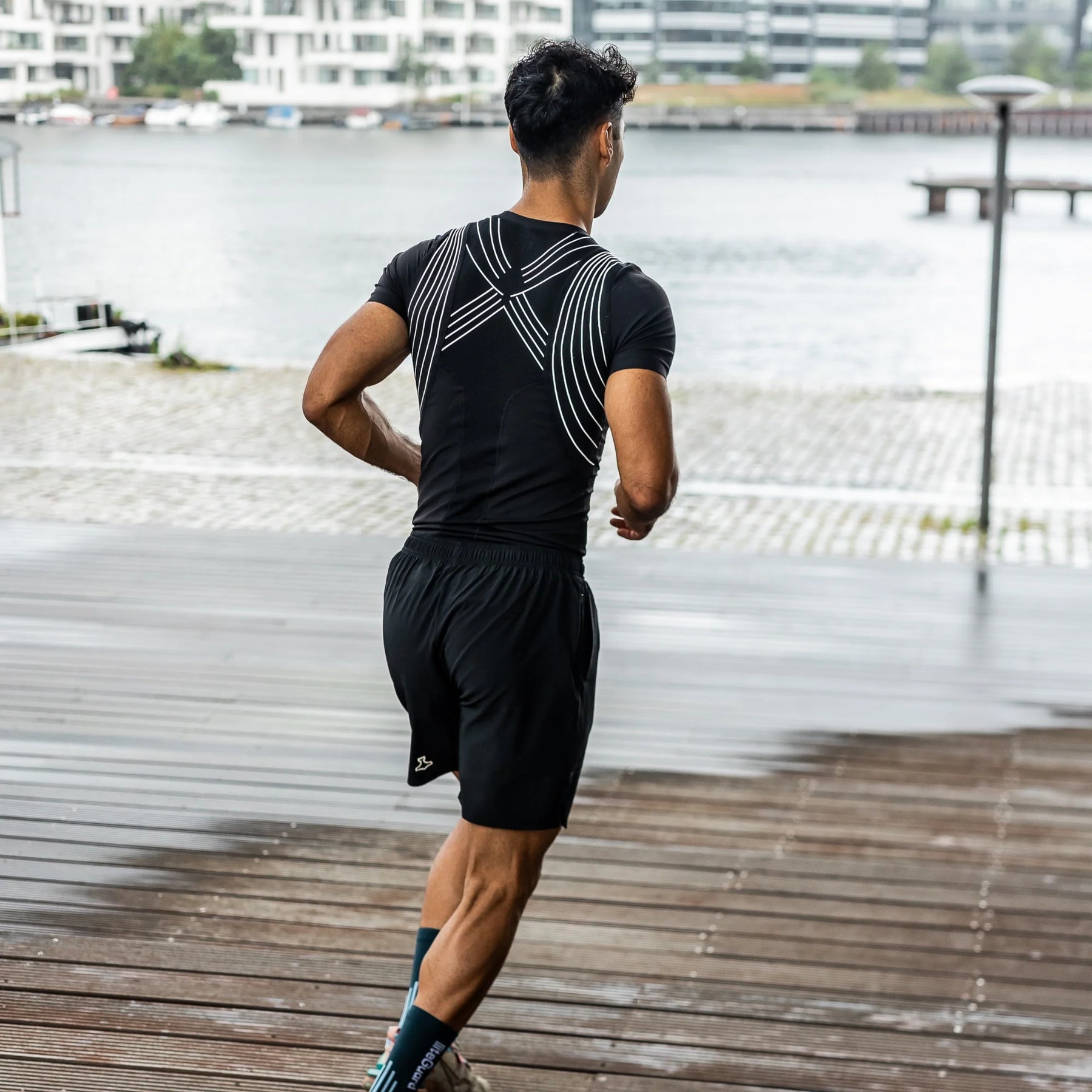 Posture-ryhtiä parantava T-paita - Musta